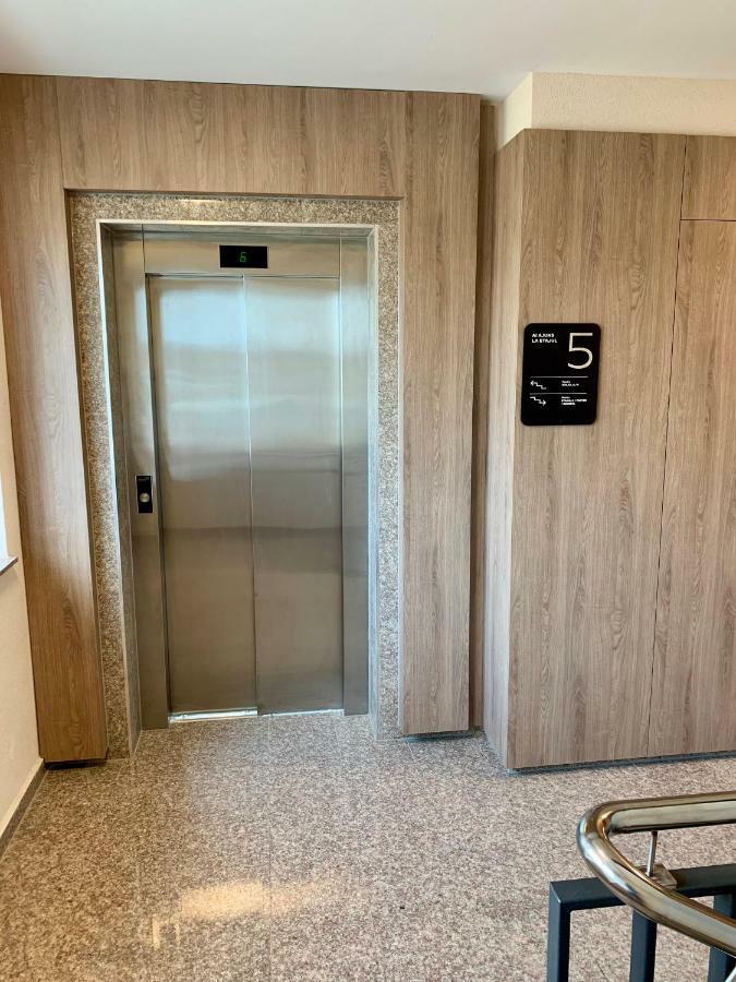 Modern Studio Coresi Apartment Brasov Luaran gambar